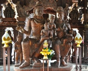 храм истины в таиланде