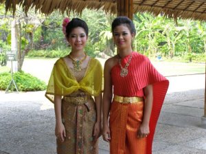 thai clothes